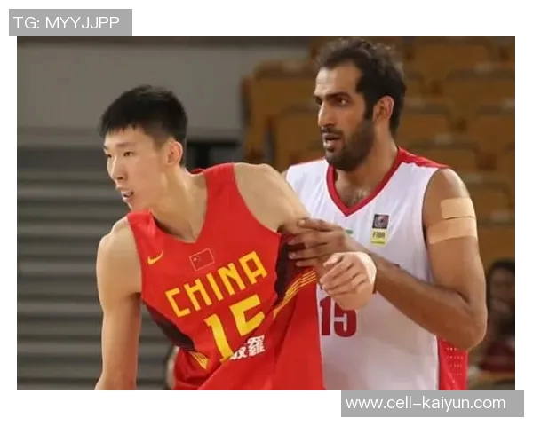 赛场速递：周琦遭锁喉挥拳揍哈达迪被罚出场